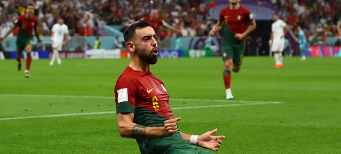 Portugal ganó 2-0, avanzó a los octavos de final y comprometió la estadía de Uruguay en el Mundial Qatar 2022
