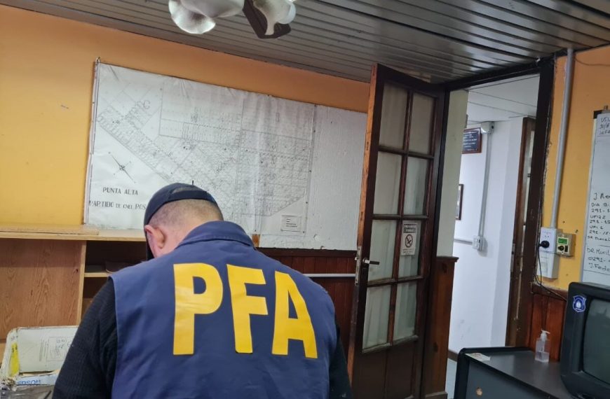 Allanamiento en la comisaría de Punta Alta por el faltante de 4 kilos de marihuana