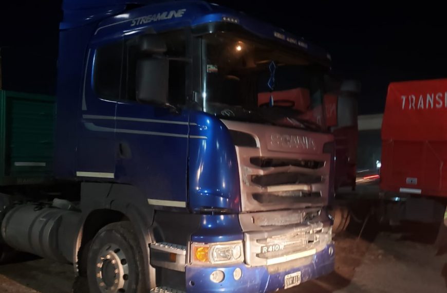 Dos camiones chocaron en el predio de Rodovía