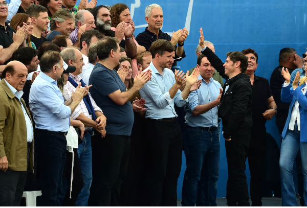 Axel Kicillof se apoya en sus propios intendentes para definir el desdoblamiento, las PASO y las reelecciones indefinidas en PBA