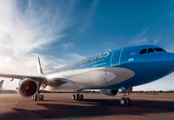 Paro de pilotos: el Gobierno convocó a una audiencia para destrabar el conflicto entre Aerolíneas Argentinas y el gremio