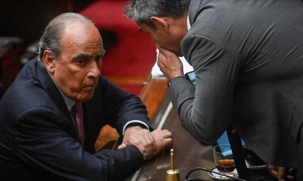 El Gobierno busca activar las negociaciones con la oposición