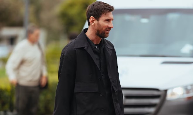 Messi llegó a la Argentina para jugar lo que podría ser su último duelo oficial como local con la Selección