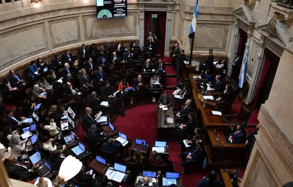 El Senado define si sesiona la semana que viene y hay dudas por el número para bajar al recinto