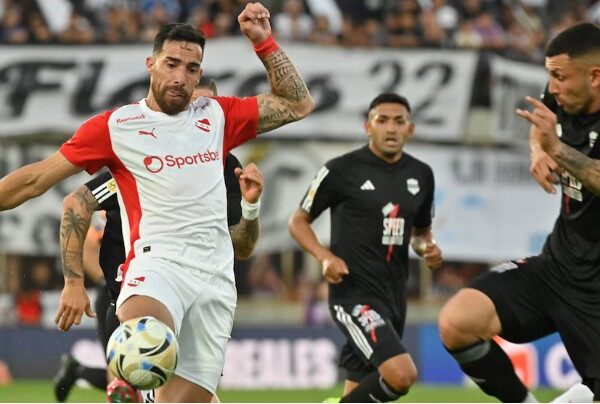 Independiente le quitó el invicto a Riestra y Argentinos se ilusiona con la Libertadores