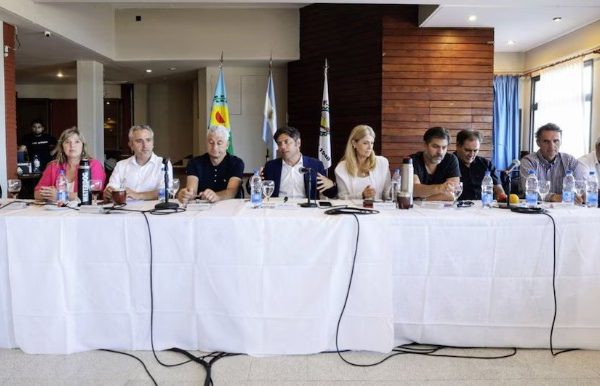 Kicillof reunirá a los intendentes propios para arrancar el año en el que apostará a la construcción hacia 2027