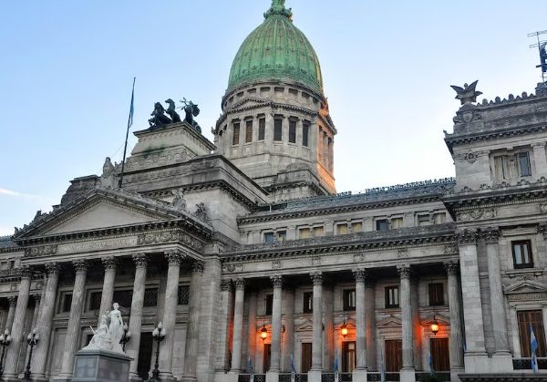 El Gobierno prorrogó las sesiones extraordinarias para tratar el financiamiento universitario