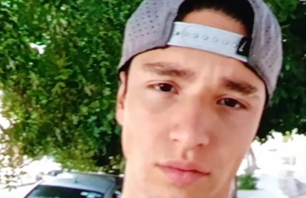 Buscan a un joven que no volvió a su casa