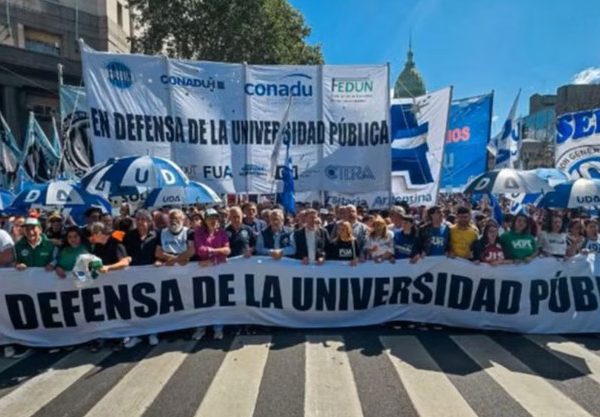 Las universidades públicas comienzan una semana de protestas que complica el inicio de clases por la cuestión salarial