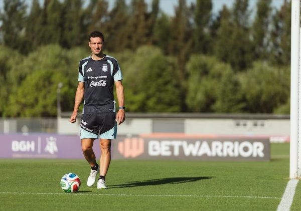 Con Lionel Messi, la Selección arrancó su preparación para los amistosos ante Mauritania y Zambia
