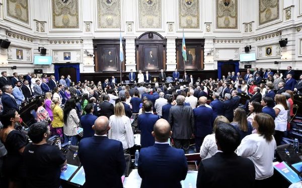 Se tensa una definición por las reelecciones indefinidas y buscan que lo resuelva la Corte bonaerense