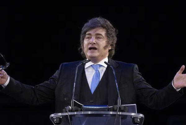 La confianza en el Gobierno cayó por cuarto mes consecutivo, según el índice de la Universidad Di Tella