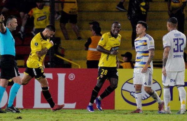 Boca Juniors perdió 1-0 con Barcelona en Ecuador y se complicó en la Copa Libertadores