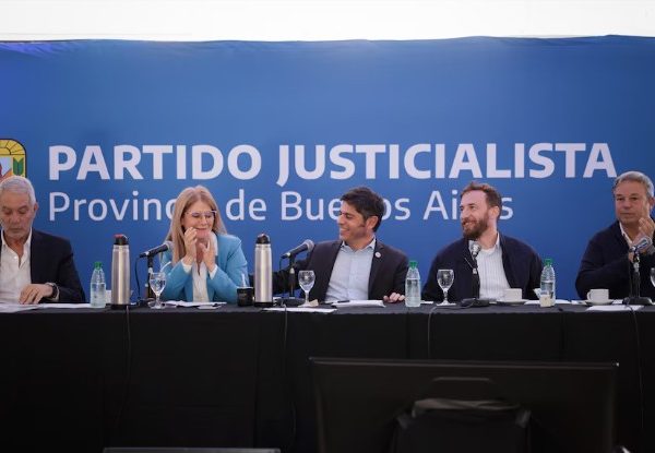 Kicillof estará con Julio Alak en un acto del PJ Bonaerense y enviará una señal en la pelea por su sucesión