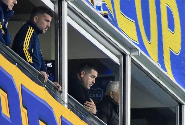 La lista de candidatos de Riquelme para asumir como entrenador de Boca Juniors