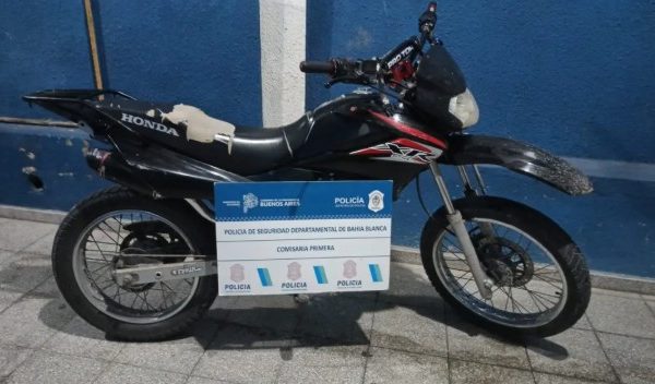 Detuvieron a un hombre por una moto robada