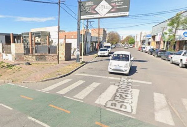 Un auto explotó en Av.Napostá y Brandsen