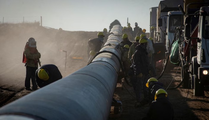 Autorizaron a YPF a avanzar con la construcción de un nuevo gasoducto en Neuquén