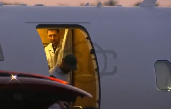 Messi llegó a Kansas y se sumó a la delegación de Argentina de cara al Mundial