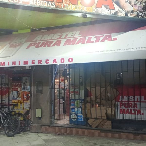 Detuvieron a un hombre que intentó ingresar a un comercio a robar
