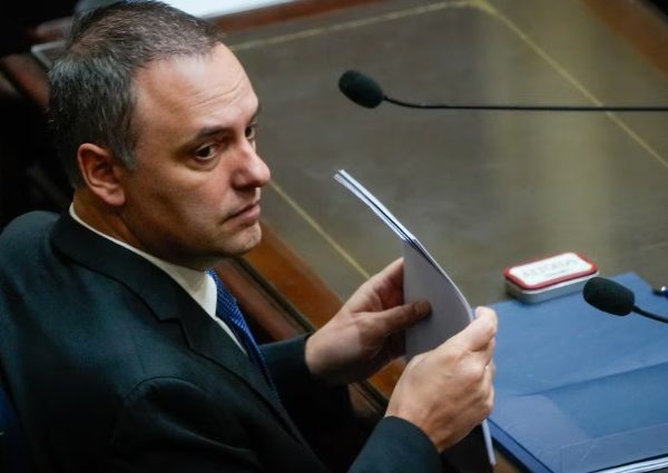 La declaración jurada de Adorni: dijo que ganó USD 300.000 con Bitcoin y modificó el patrimonio familiar desde 2020