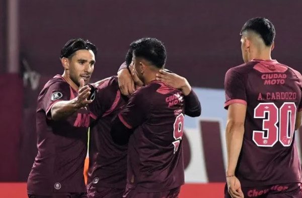 Lanús venció 2-0 a Cienciano en la ida por los playoffs de la Copa Sudamericana