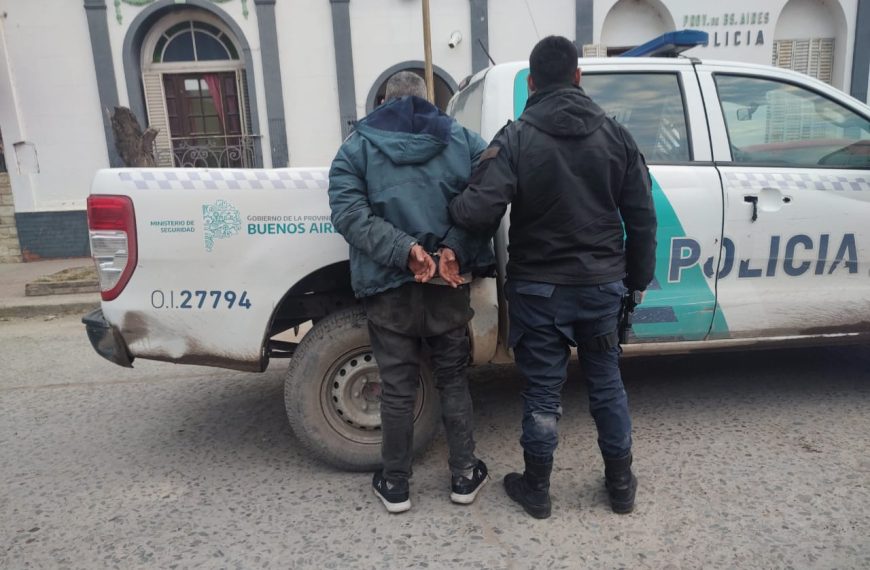 Un hombre fue detenido por agredir a su pareja, amenazarla de muerte y retenerla en la vivienda