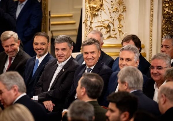 Cautela y preocupación en el Gobierno por la lenta negociación para suspender las PASO
