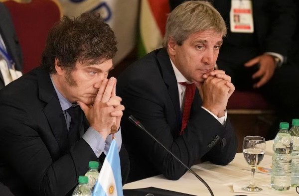 El Gobierno apuesta a llegar a las elecciones de 2027 con una inflación anual del 20% y el dólar bajo control