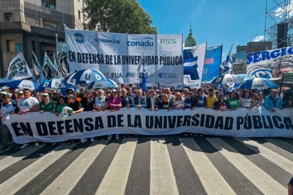 Se reabre el conflicto universitario: los gremios docentes realizarán un paro y reclaman por el financiamiento