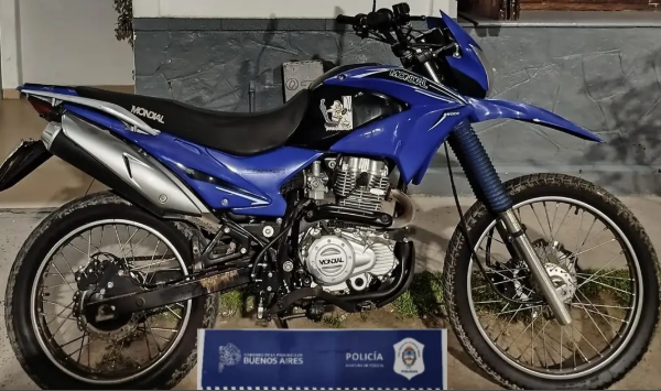 Dos menores fueron aprehendidos por el robo de una moto