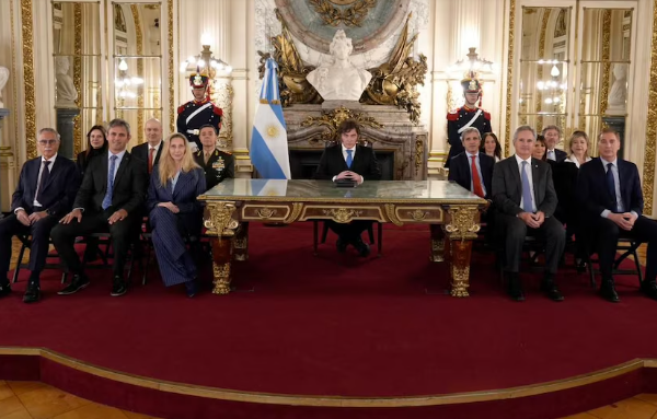 Milei anunció la construcción de una base naval en Tierra del Fuego y sanciones a petroleras que operen en Malvinas
