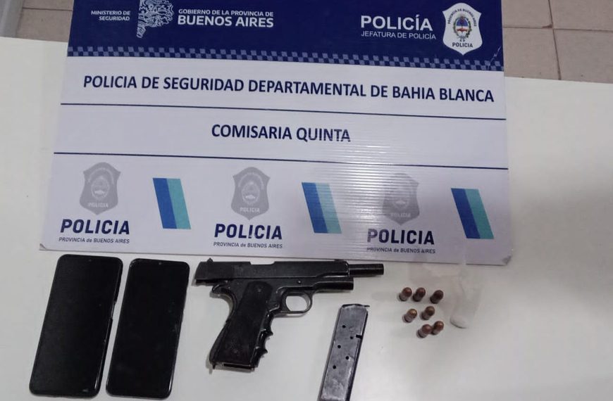 Durante un operativo aprehendieron a un hombre con un arma y cocaína