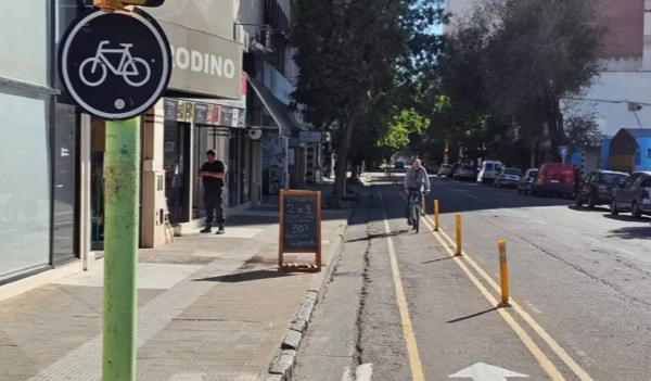Por mayoría se aprobó la eliminación de la ciclovía de Yrigoyen y Casanova